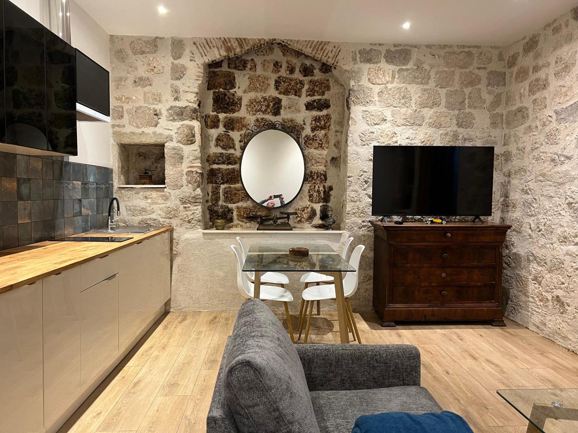 Le Beffroi Aparthotel Tournon-d'Agenais ภายนอก รูปภาพ