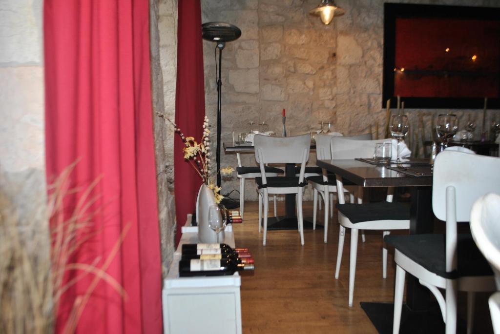 Le Beffroi Aparthotel Tournon-d'Agenais ภายนอก รูปภาพ